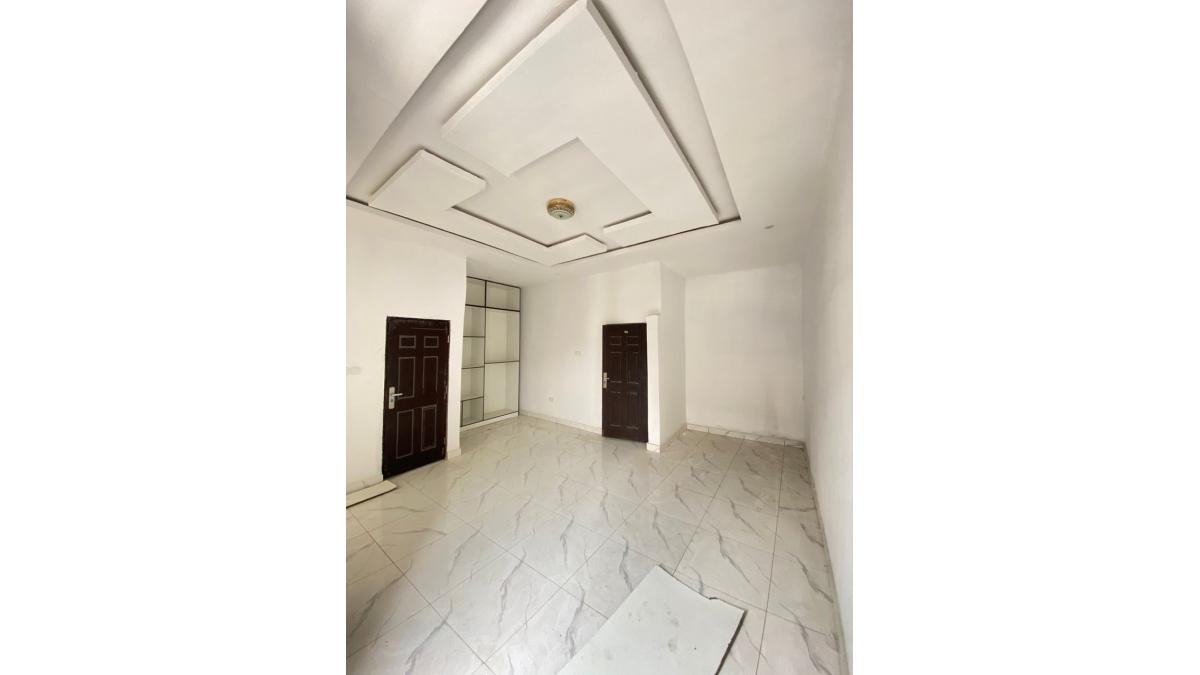 2 bed flat to let, Crown Lodge, Elystan Street - African Land