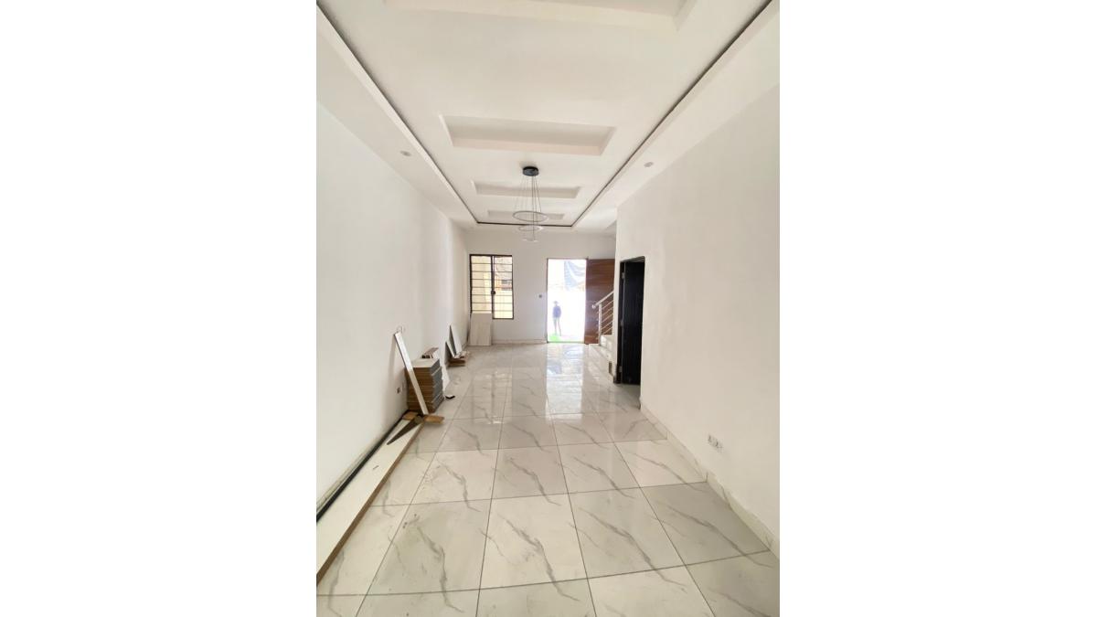 2 bed flat to let, Crown Lodge, Elystan Street - African Land