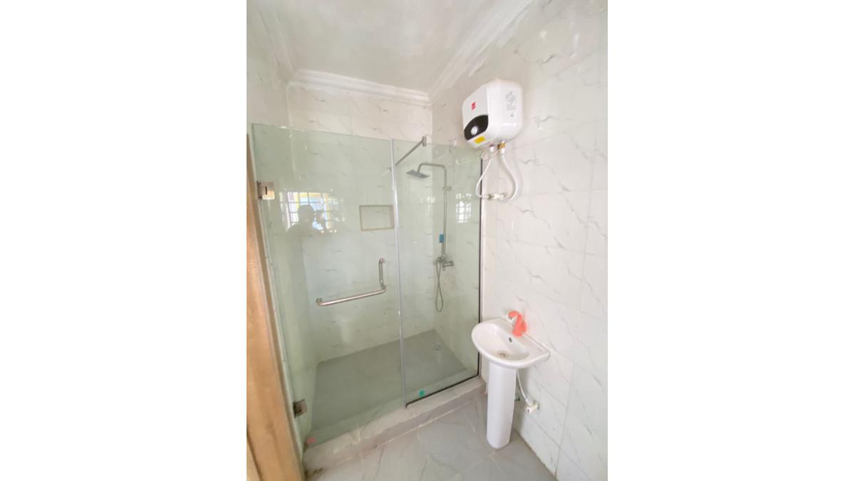 2 bed flat to let, Crown Lodge, Elystan Street - African Land