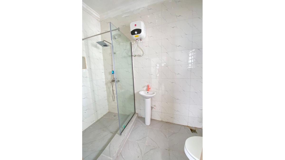 2 bed flat to let, Crown Lodge, Elystan Street - African Land