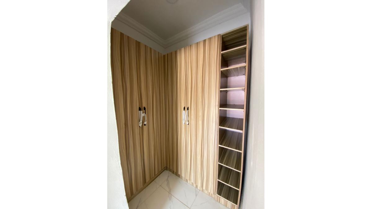 2 bed flat to let, Crown Lodge, Elystan Street - African Land