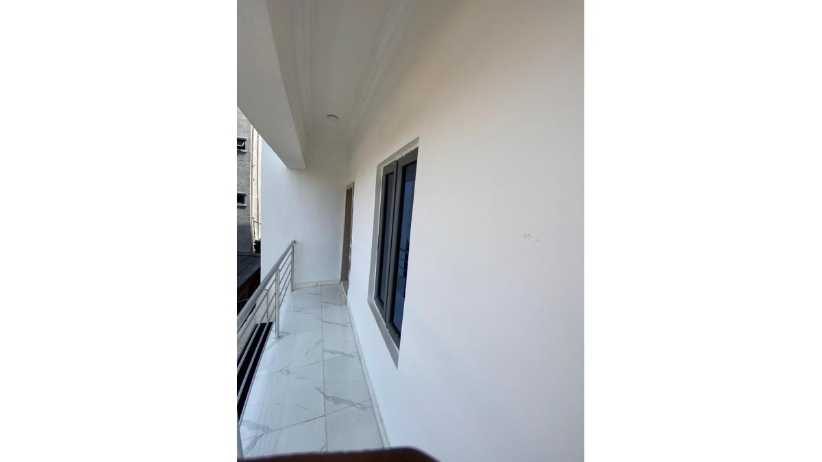 2 bed flat to let, Crown Lodge, Elystan Street - African Land