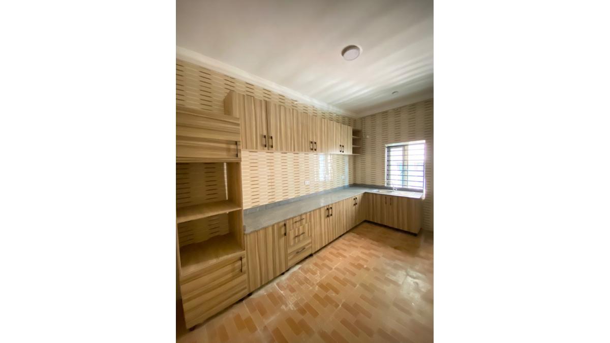 2 bed flat to let, Crown Lodge, Elystan Street - African Land
