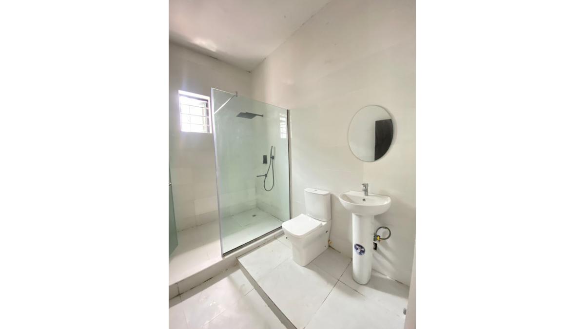 2 bed flat to let, Crown Lodge, Elystan Street - African Land