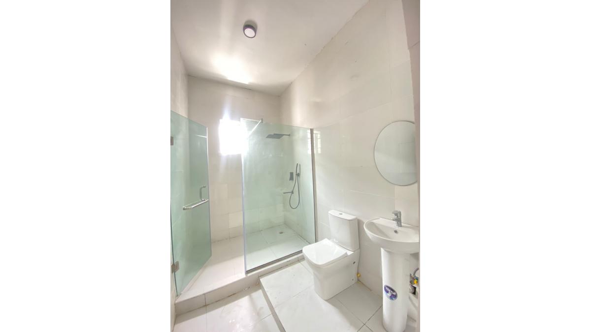 2 bed flat to let, Crown Lodge, Elystan Street - African Land