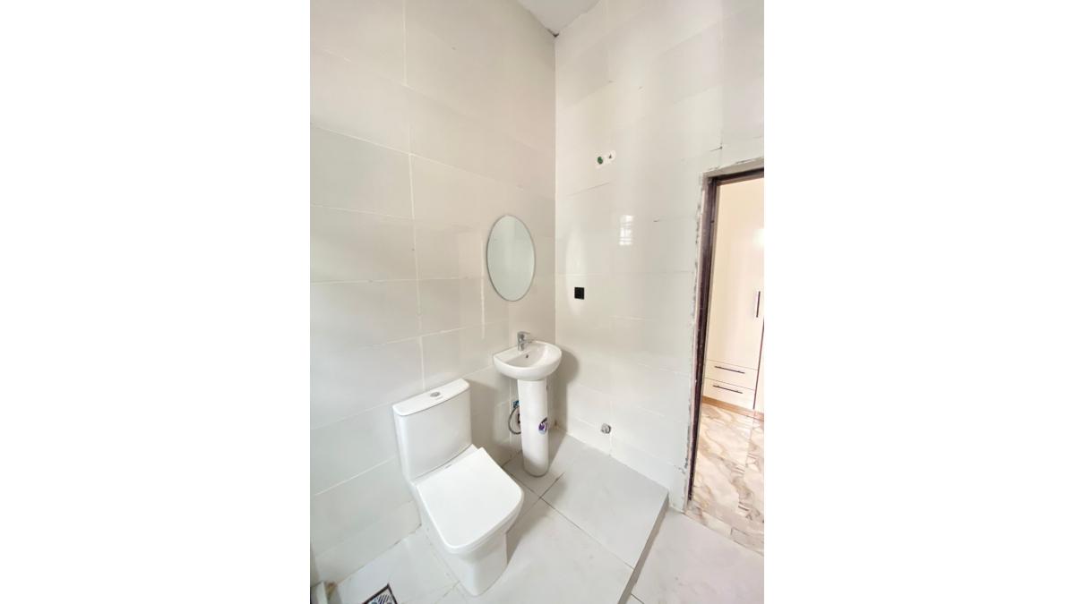 2 bed flat to let, Crown Lodge, Elystan Street - African Land