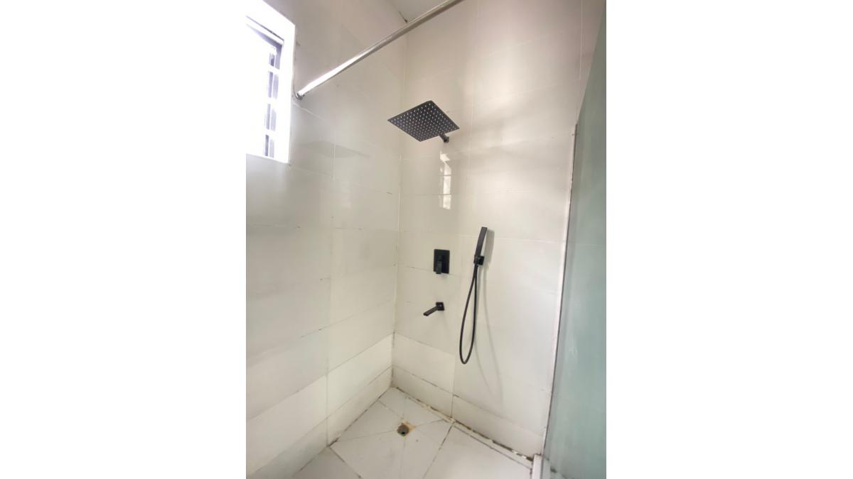 2 bed flat to let, Crown Lodge, Elystan Street - African Land