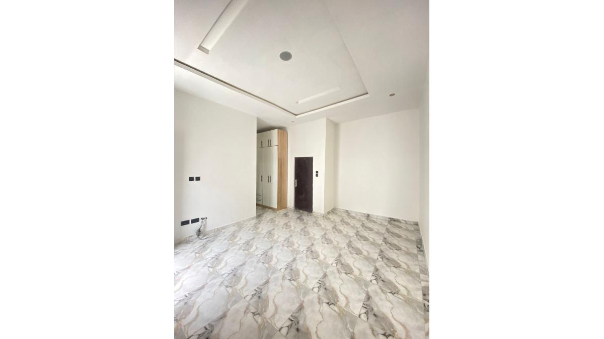 2 bed flat to let, Crown Lodge, Elystan Street - African Land