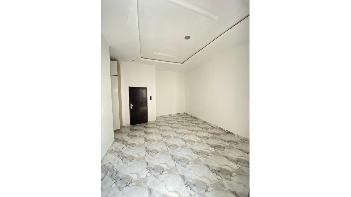 2 bed flat to let, Crown Lodge, Elystan Street - African Land