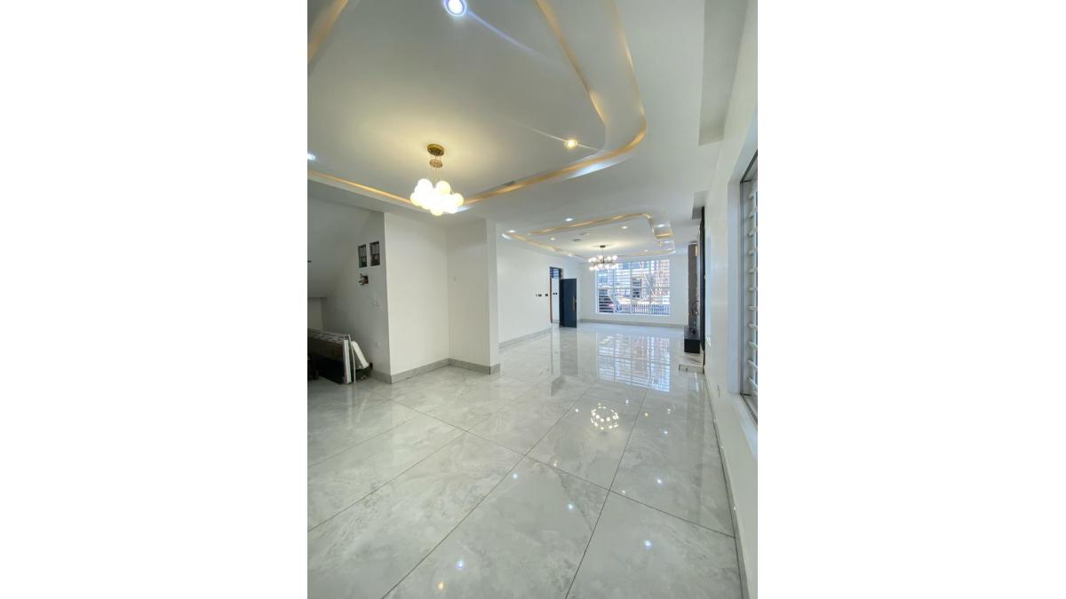2 bed flat to let, Crown Lodge, Elystan Street - African Land