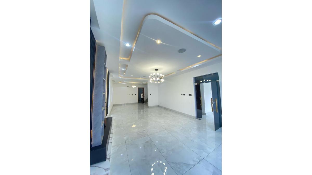 2 bed flat to let, Crown Lodge, Elystan Street - African Land