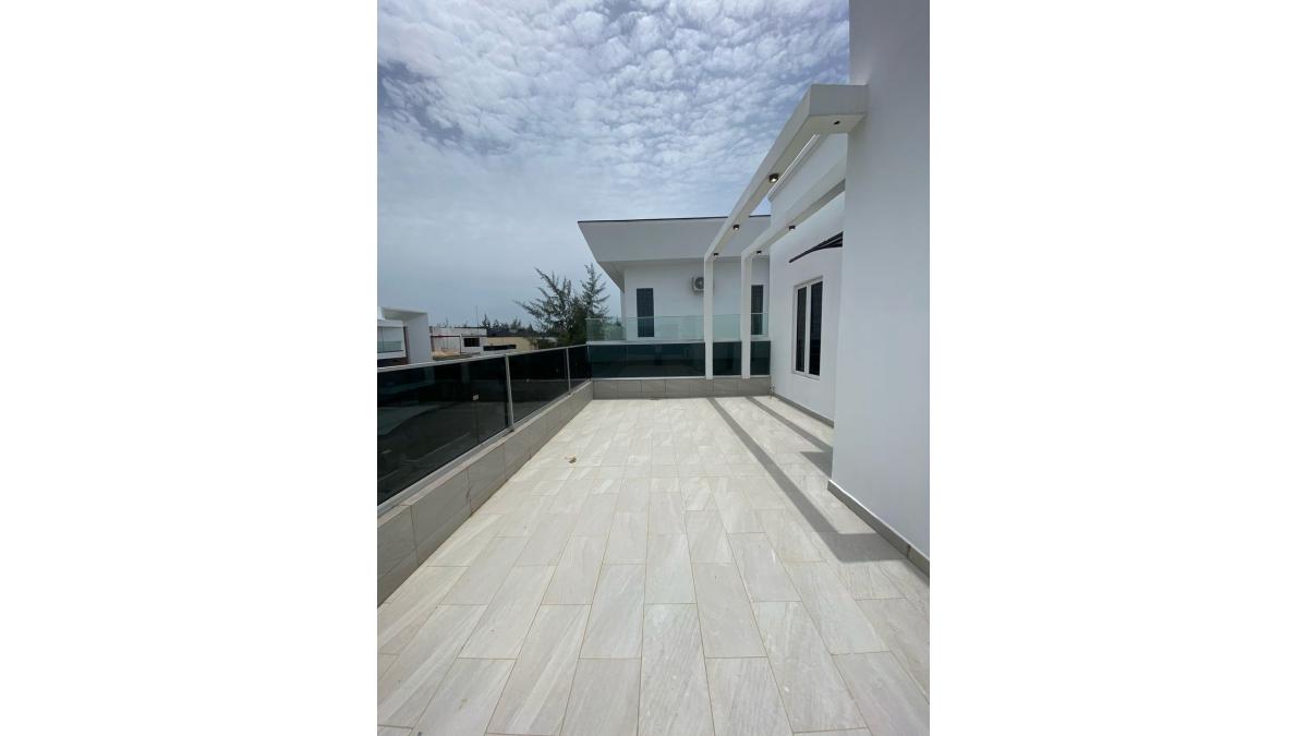 2 bed flat to let, Crown Lodge, Elystan Street - African Land