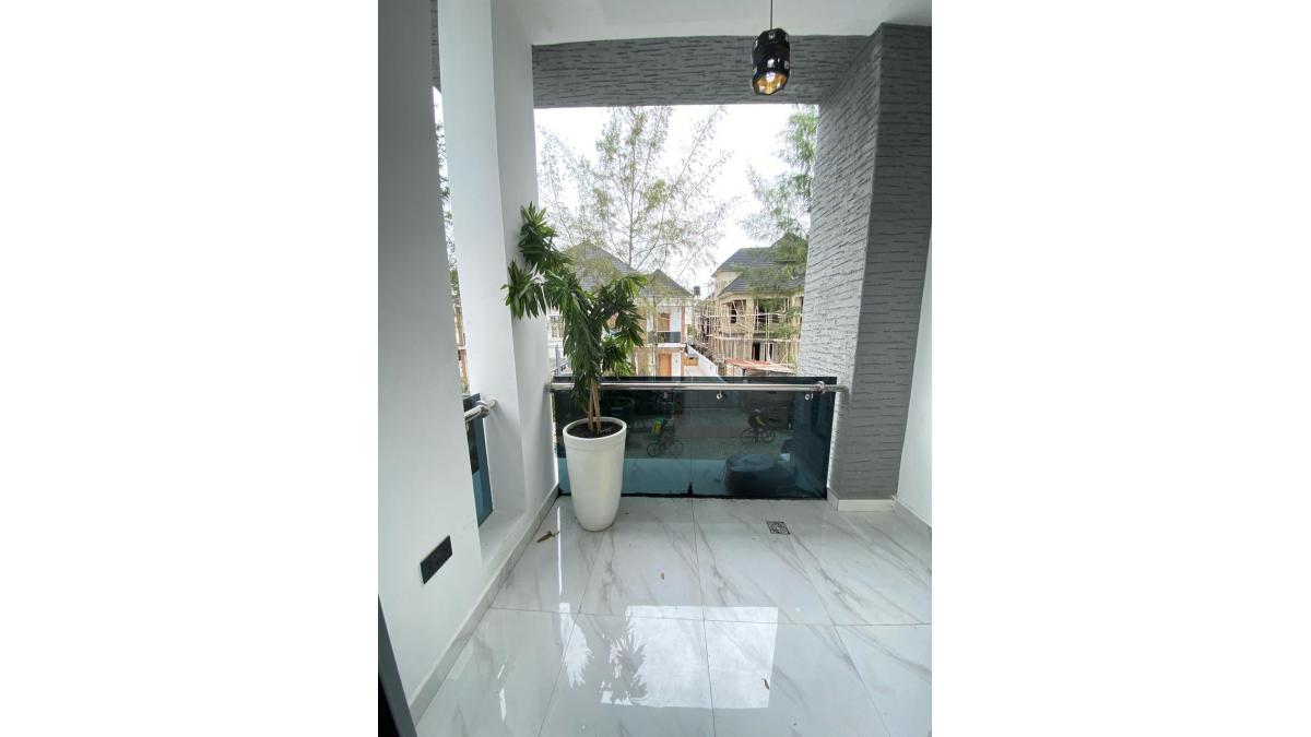 2 bed flat to let, Crown Lodge, Elystan Street - African Land