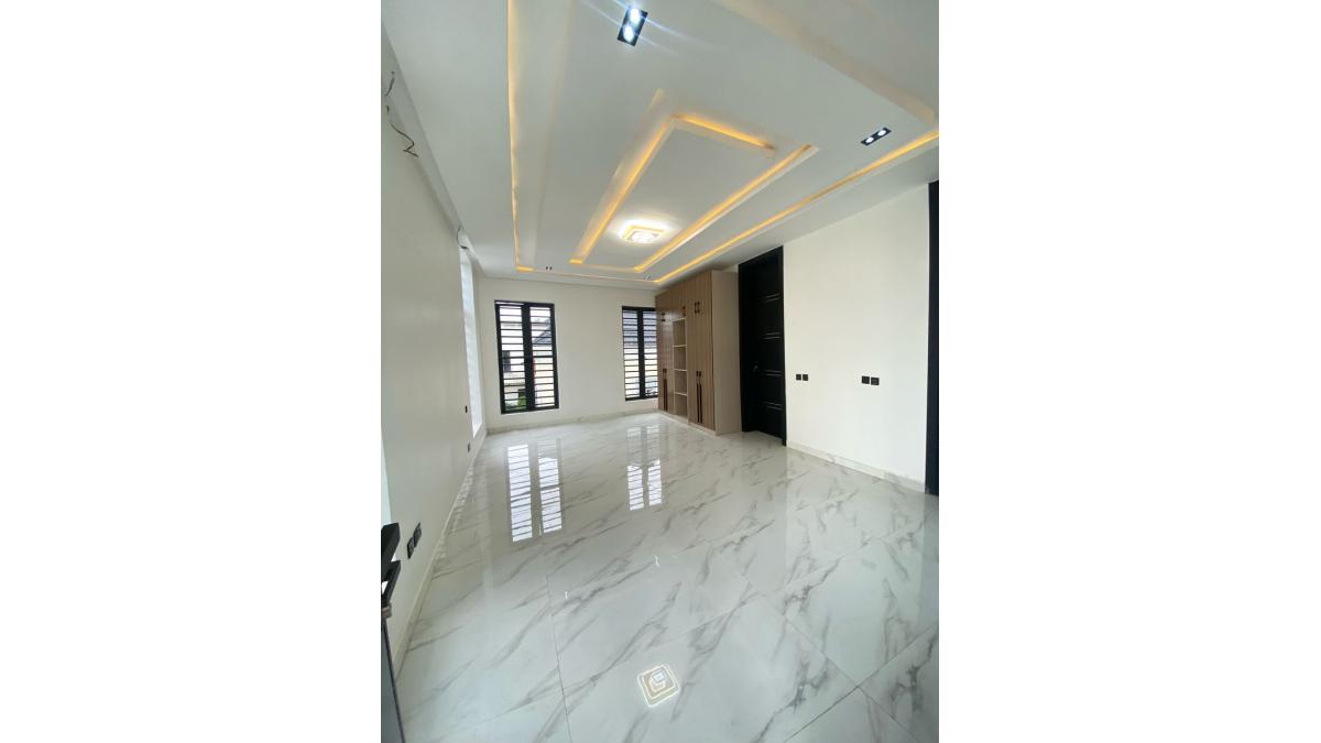 2 bed flat to let, Crown Lodge, Elystan Street - African Land