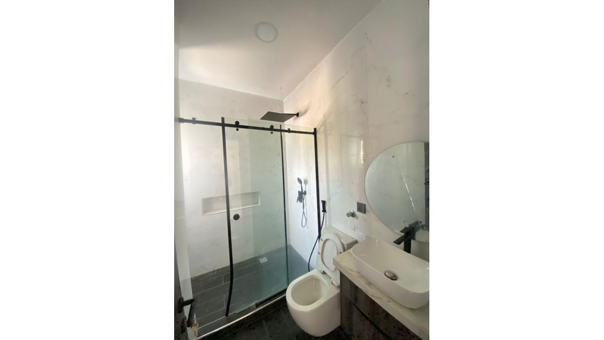 2 bed flat to let, Crown Lodge, Elystan Street - African Land