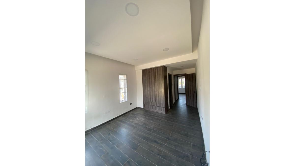 2 bed flat to let, Crown Lodge, Elystan Street - African Land