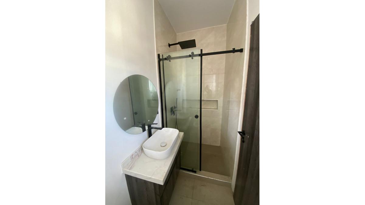 2 bed flat to let, Crown Lodge, Elystan Street - African Land