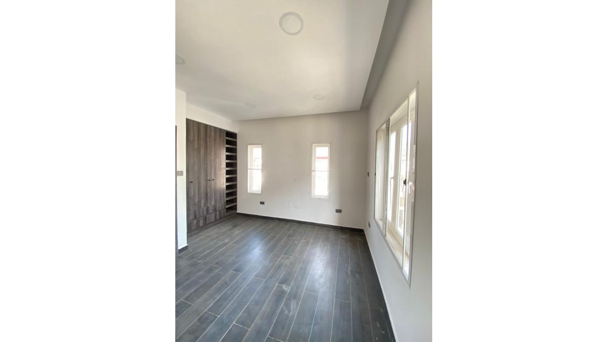 2 bed flat to let, Crown Lodge, Elystan Street - African Land
