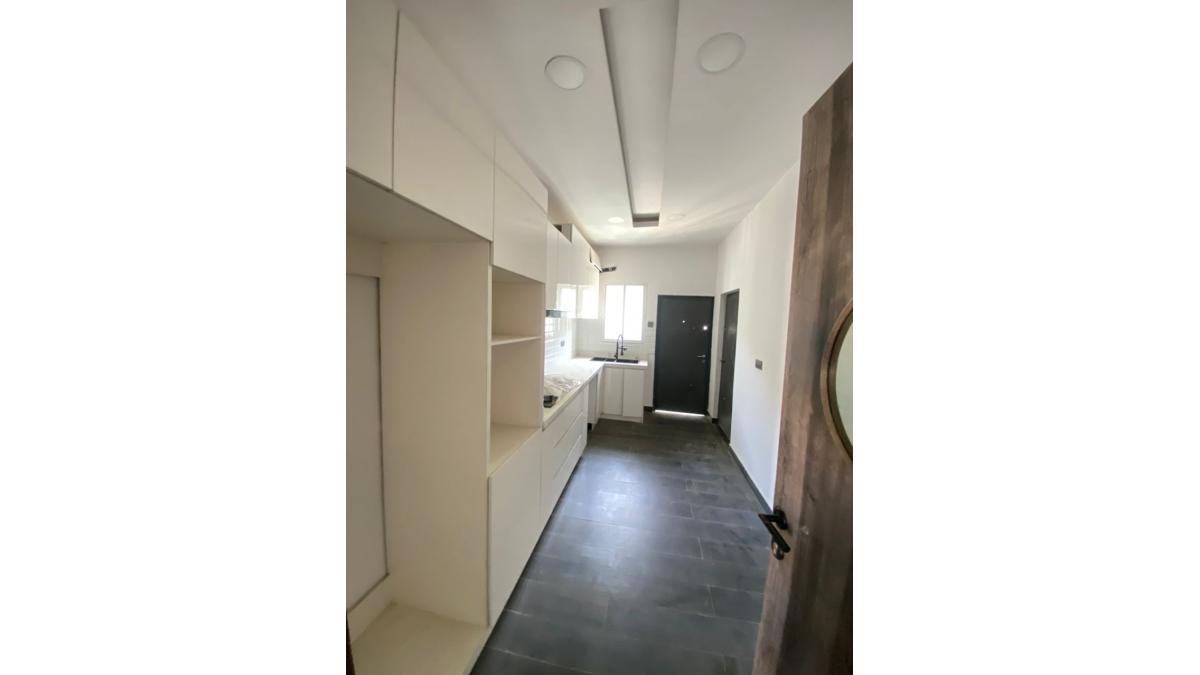 2 bed flat to let, Crown Lodge, Elystan Street - African Land