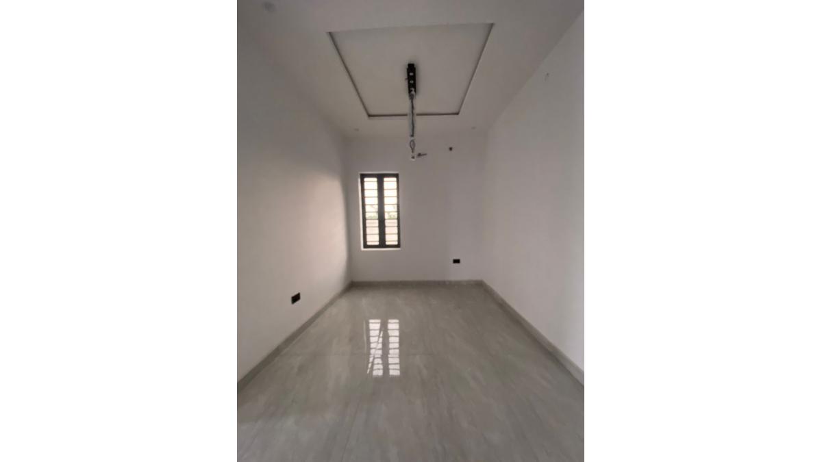 2 bed flat to let, Crown Lodge, Elystan Street - African Land
