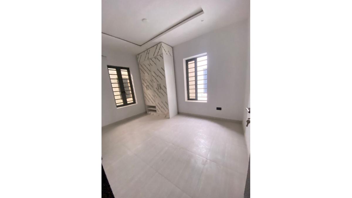 2 bed flat to let, Crown Lodge, Elystan Street - African Land