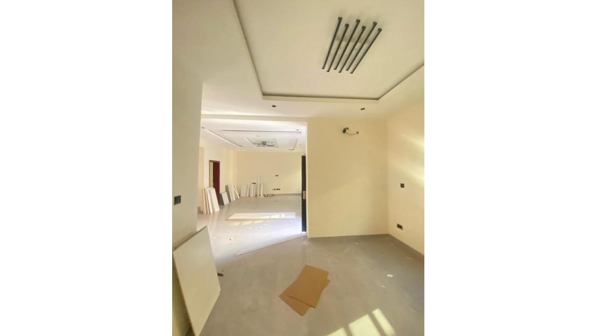 2 bed flat to let, Crown Lodge, Elystan Street - African Land