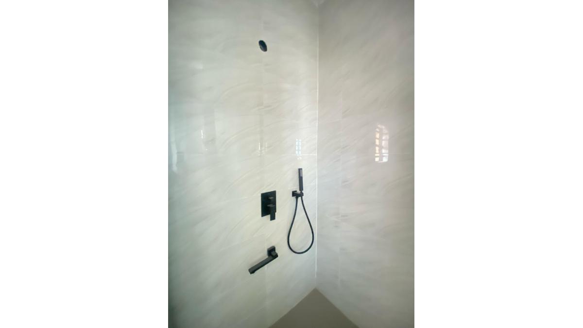 2 bed flat to let, Crown Lodge, Elystan Street - African Land