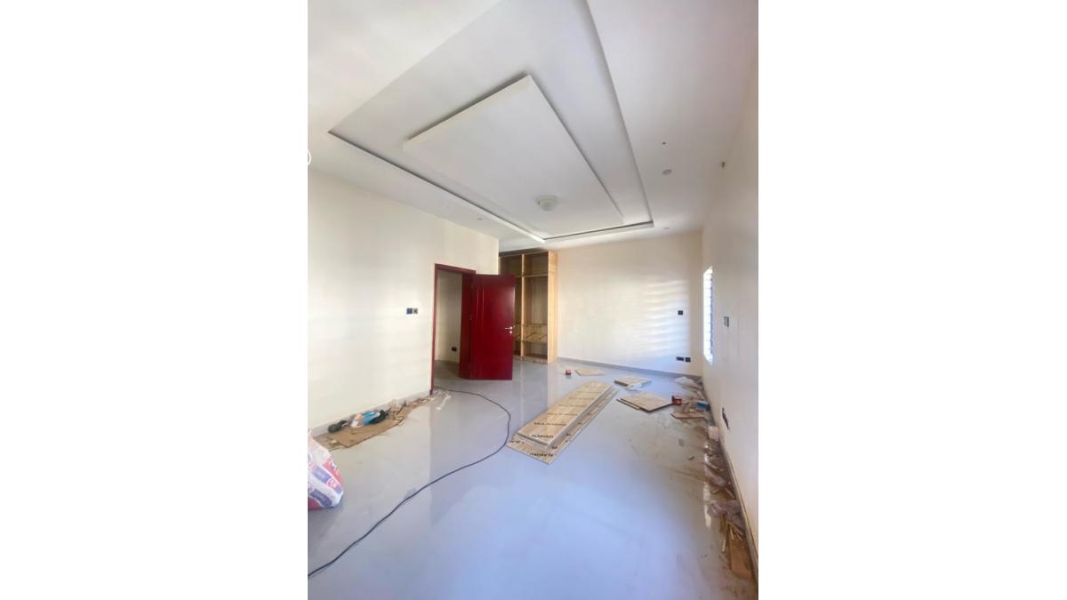 2 bed flat to let, Crown Lodge, Elystan Street - African Land