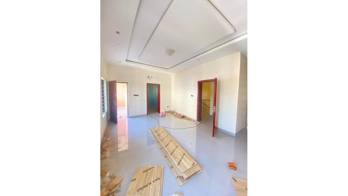 2 bed flat to let, Crown Lodge, Elystan Street - African Land