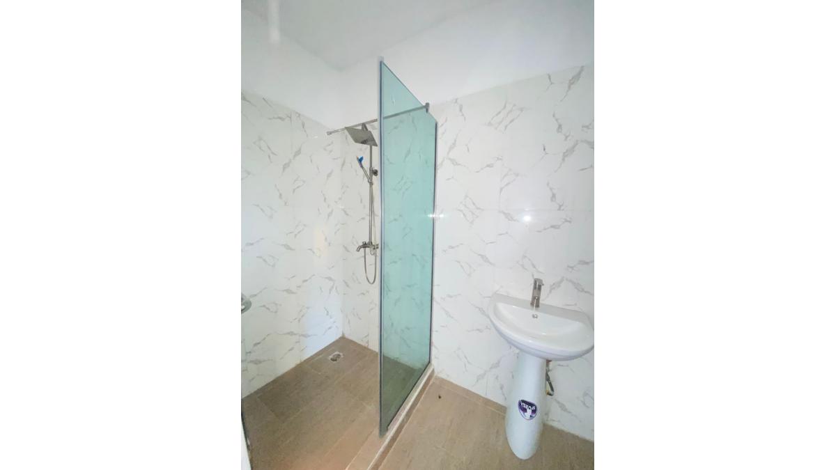 2 bed flat to let, Crown Lodge, Elystan Street - African Land