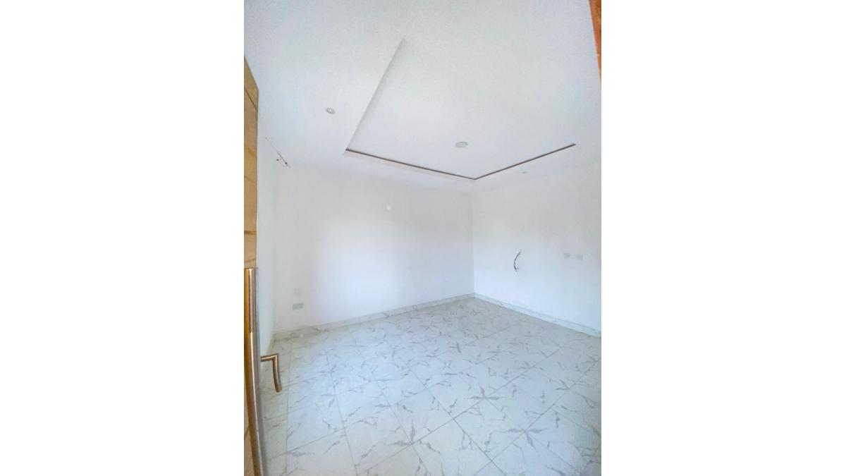 2 bed flat to let, Crown Lodge, Elystan Street - African Land