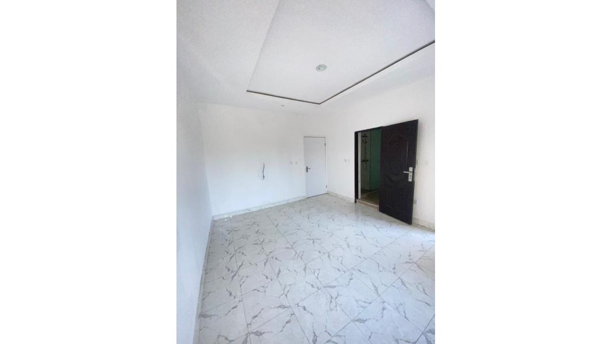 2 bed flat to let, Crown Lodge, Elystan Street - African Land
