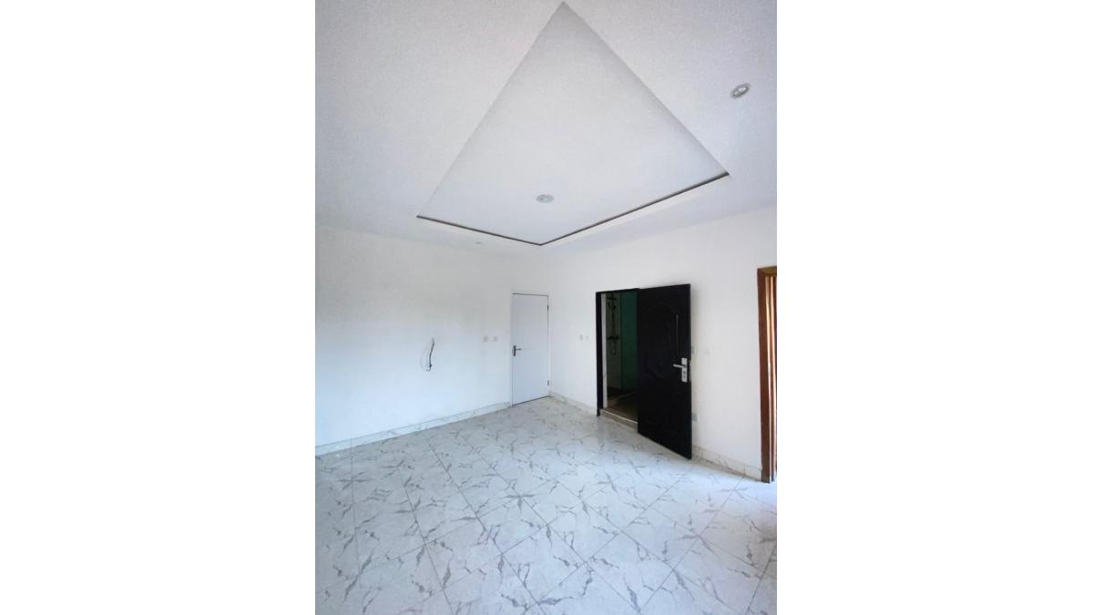 2 bed flat to let, Crown Lodge, Elystan Street - African Land