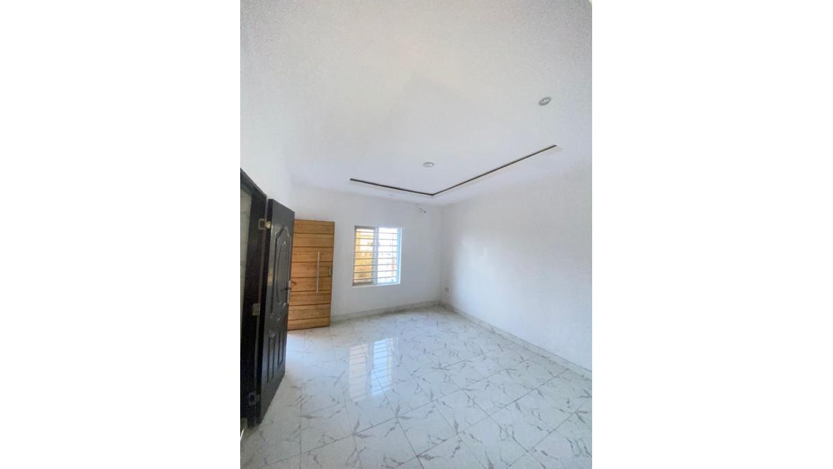 2 bed flat to let, Crown Lodge, Elystan Street - African Land