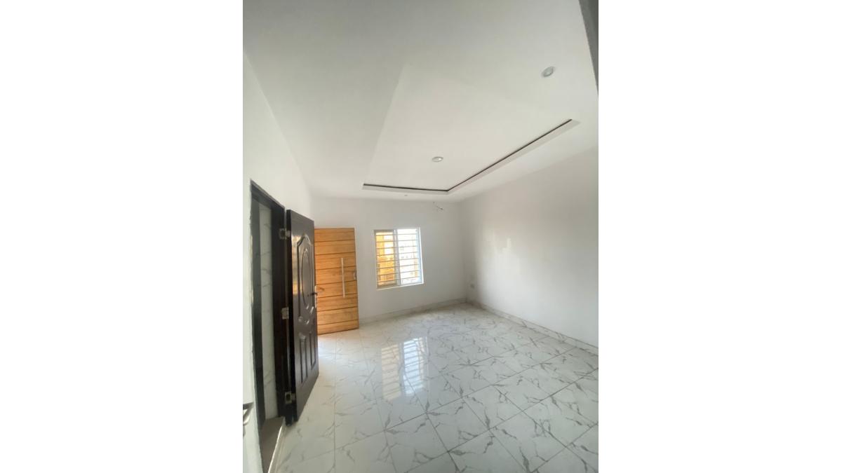 2 bed flat to let, Crown Lodge, Elystan Street - African Land