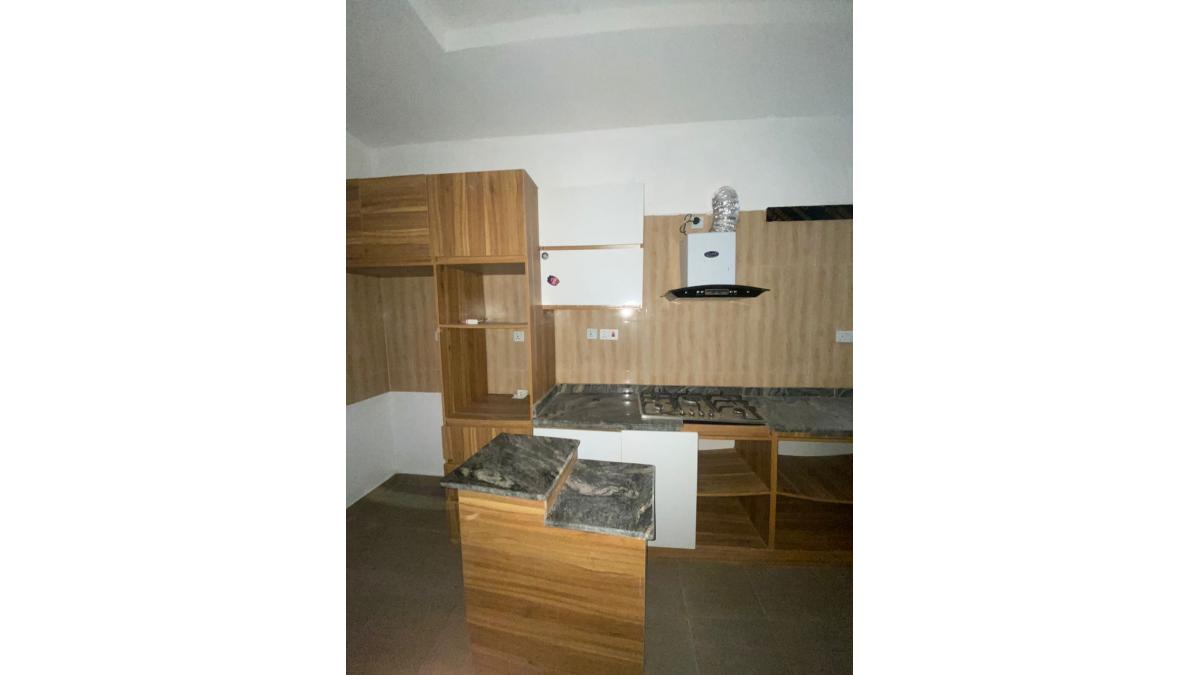2 bed flat to let, Crown Lodge, Elystan Street - African Land