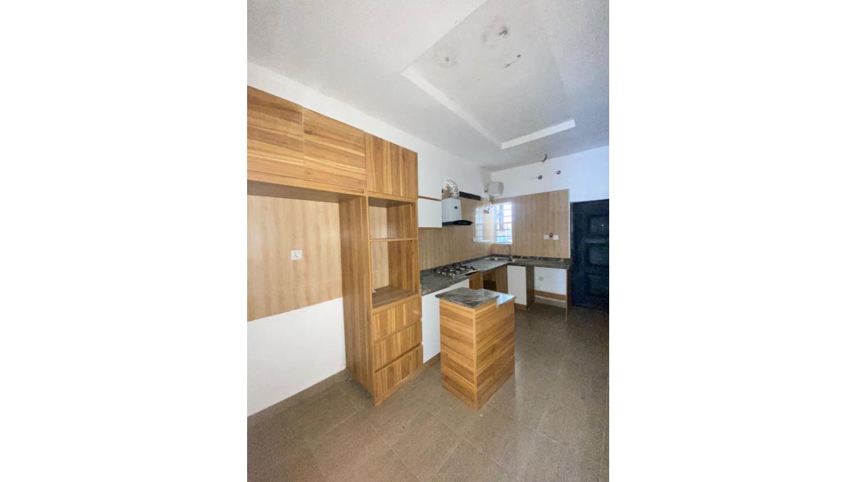 2 bed flat to let, Crown Lodge, Elystan Street - African Land