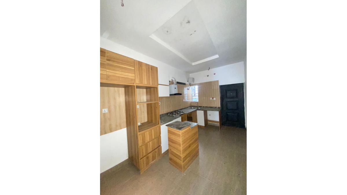 2 bed flat to let, Crown Lodge, Elystan Street - African Land