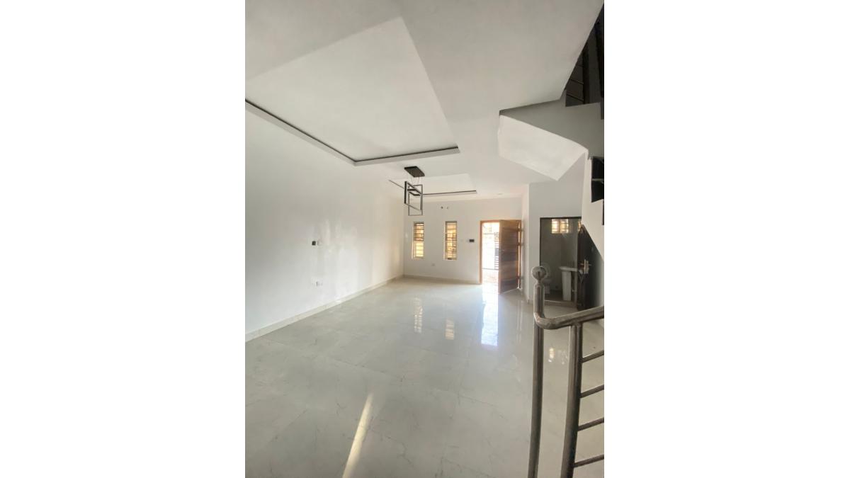 2 bed flat to let, Crown Lodge, Elystan Street - African Land
