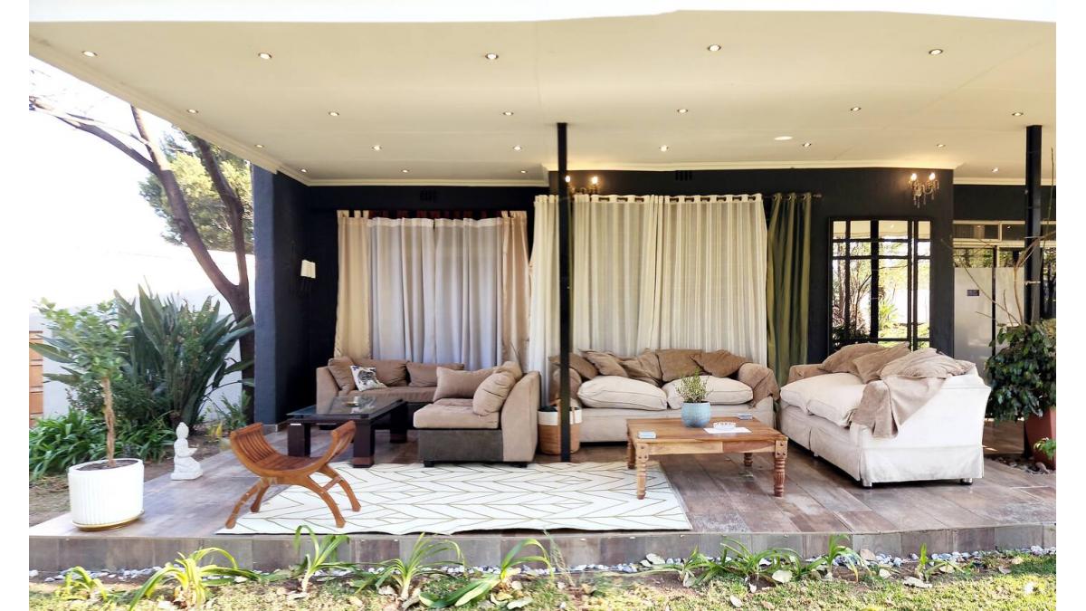 2 bed flat to let, Crown Lodge, Elystan Street - African Land