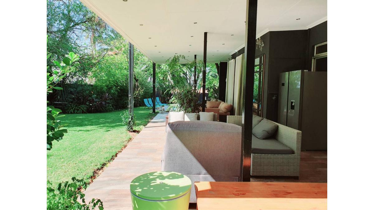 2 bed flat to let, Crown Lodge, Elystan Street - African Land