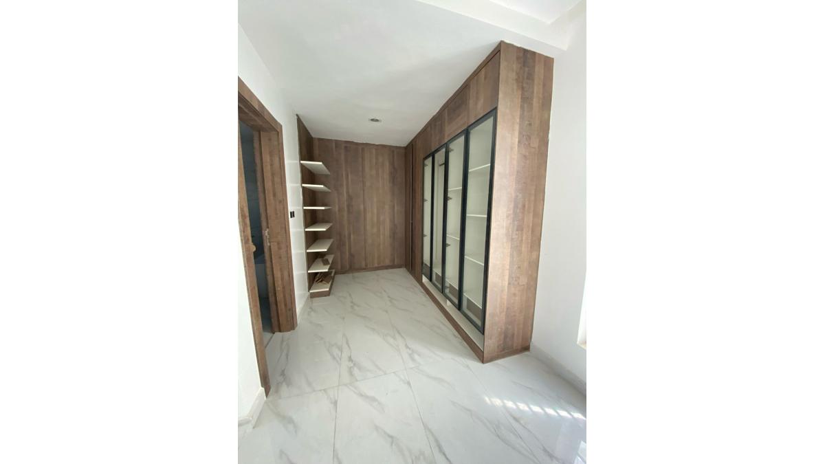 2 bed flat to let, Crown Lodge, Elystan Street - African Land