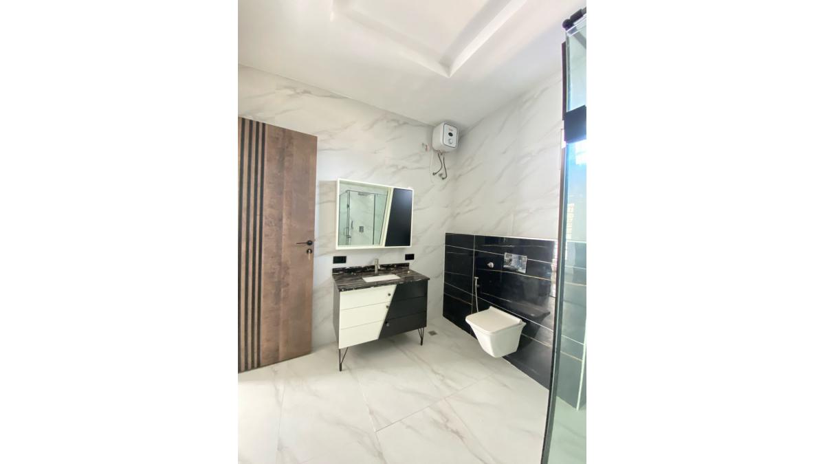 2 bed flat to let, Crown Lodge, Elystan Street - African Land
