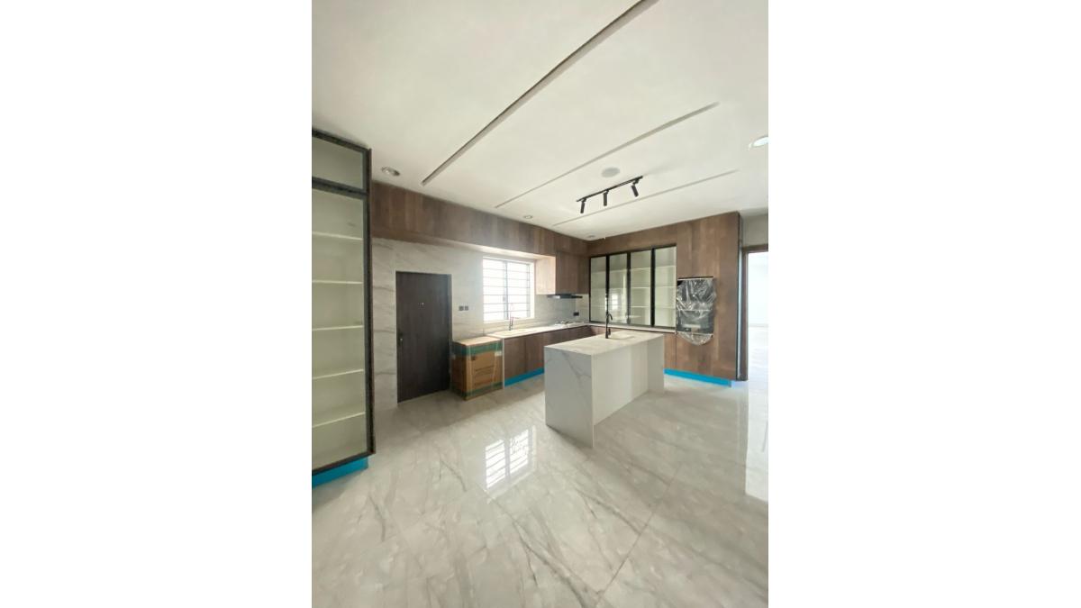 2 bed flat to let, Crown Lodge, Elystan Street - African Land