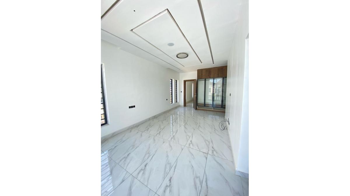 2 bed flat to let, Crown Lodge, Elystan Street - African Land