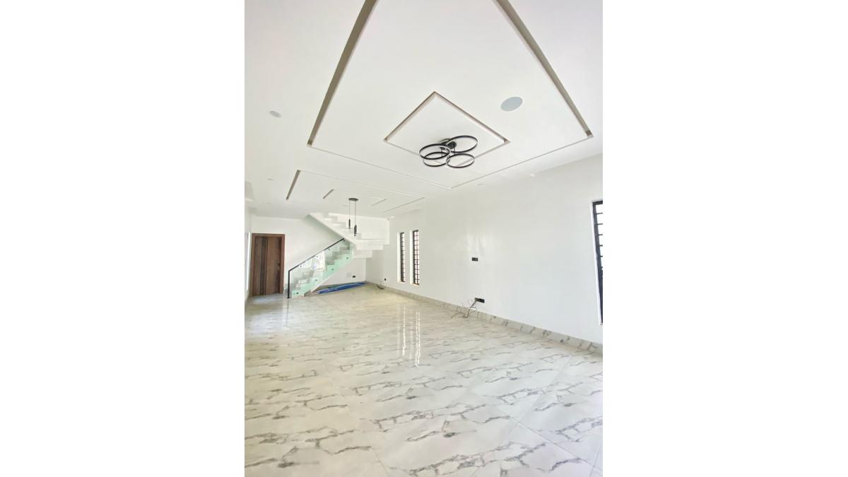 2 bed flat to let, Crown Lodge, Elystan Street - African Land