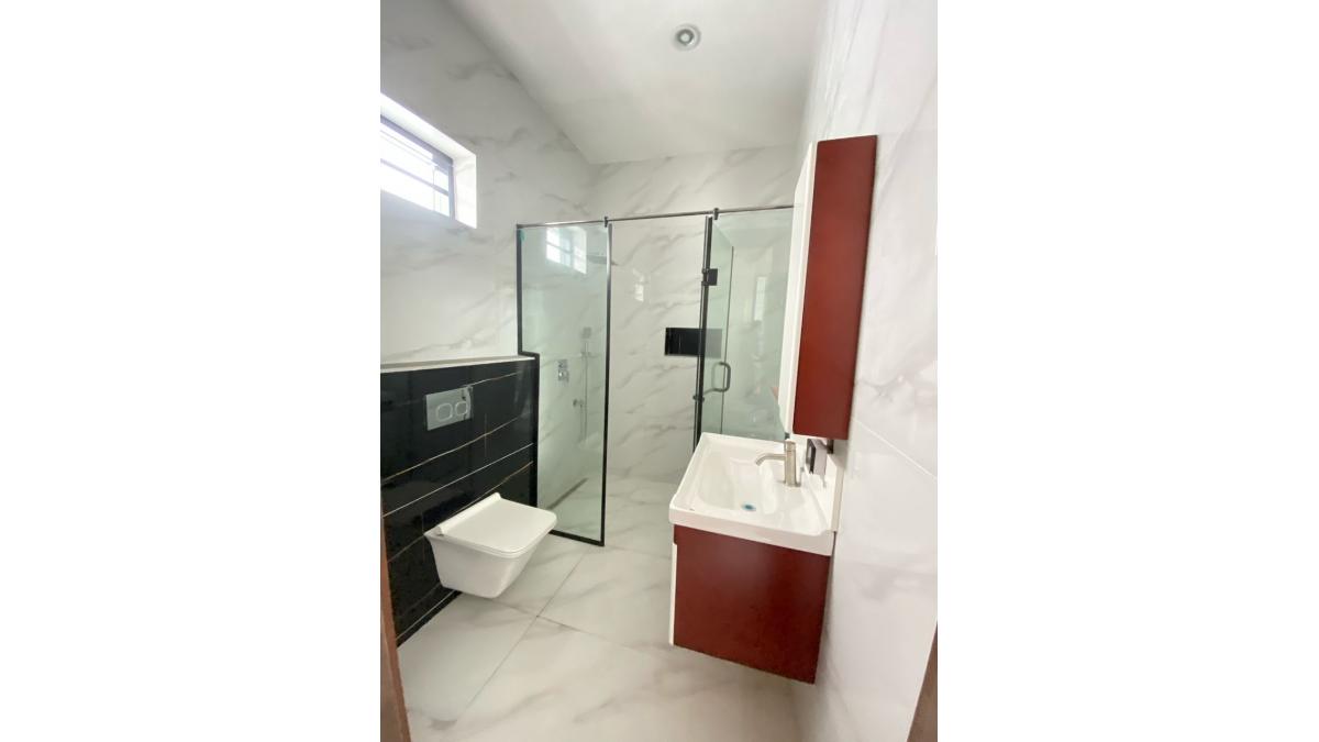 2 bed flat to let, Crown Lodge, Elystan Street - African Land