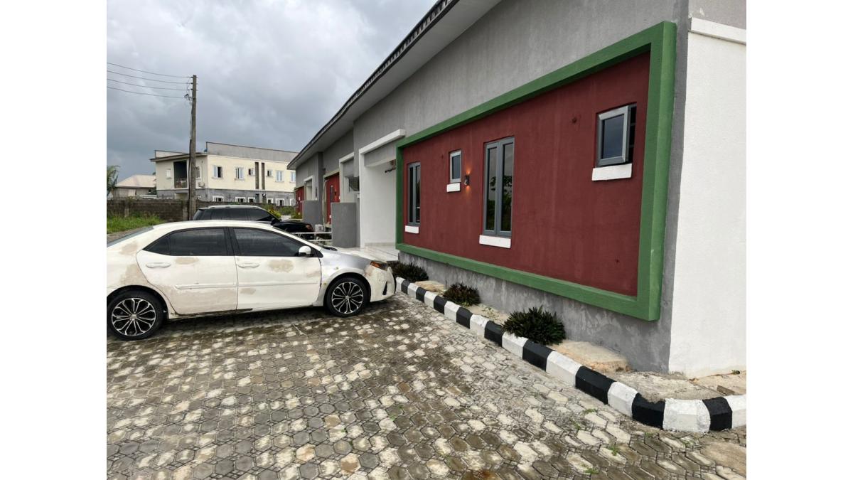 2 bed flat to let, Crown Lodge, Elystan Street - African Land