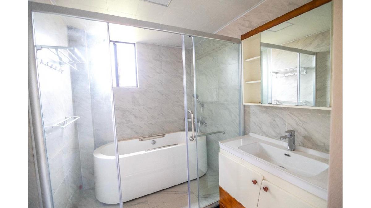 2 bed flat to let, Crown Lodge, Elystan Street - African Land