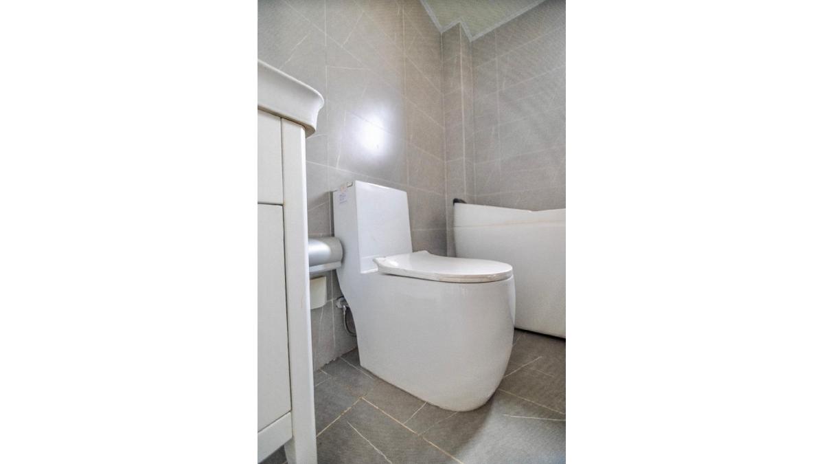 2 bed flat to let, Crown Lodge, Elystan Street - African Land